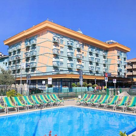 Big Family Hotel Белариа-Игеа Марина Екстериор снимка