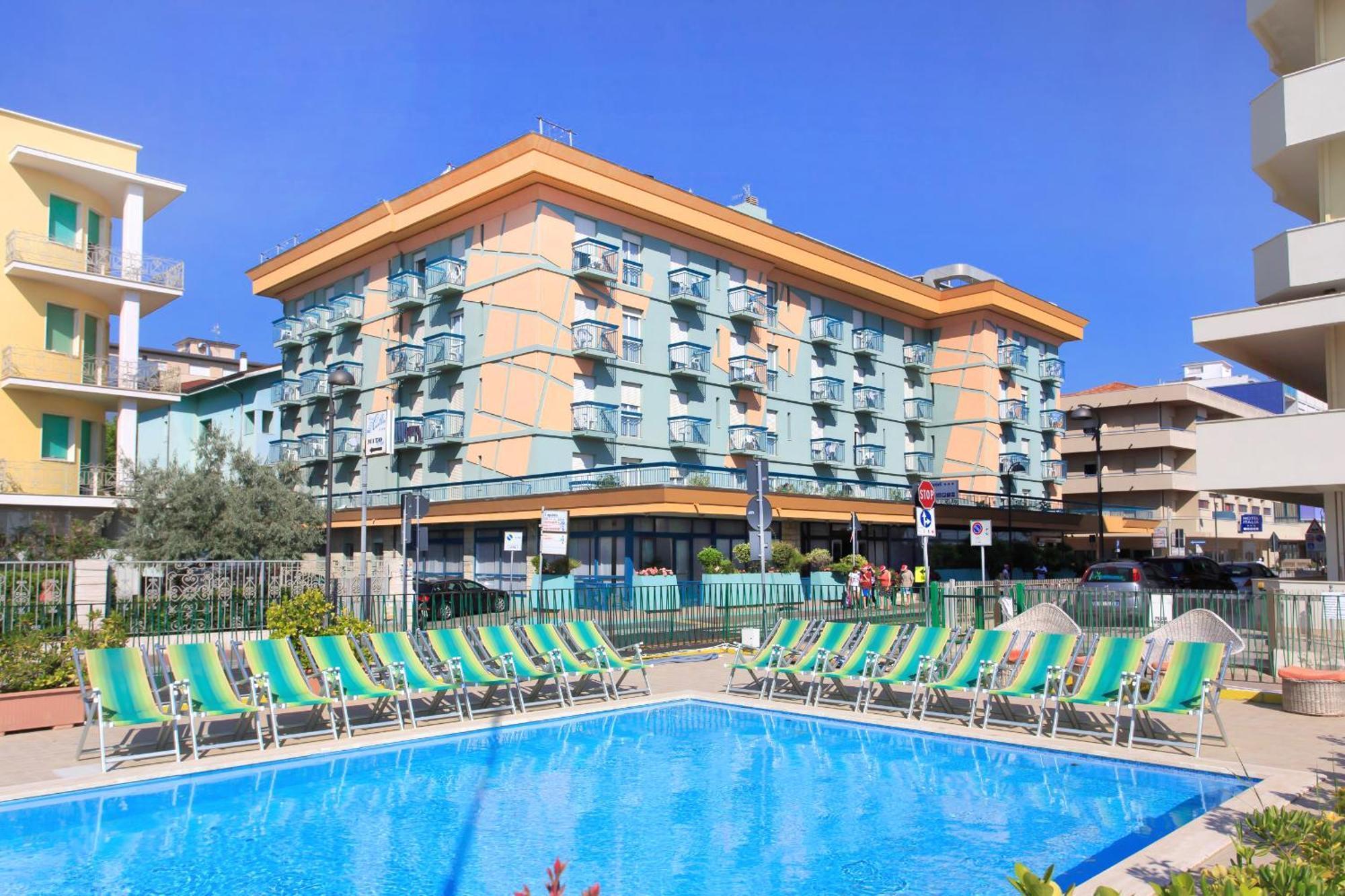 Big Family Hotel Белариа-Игеа Марина Екстериор снимка